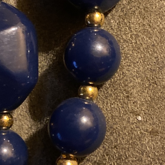 NECKLACE vintage 70’s, 80’s large chunky dark blue unusual shape plastic beads - Picture 10 of 10